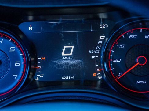 Used 2019 Dodge Charger SXT w/ Blacktop Package image 18