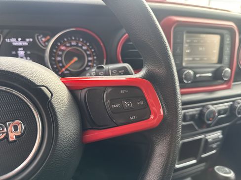 Used 2019 Jeep Wrangler Unlimited Sport image 17