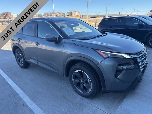 Certified 2025 Nissan Rogue SV image 3