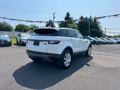 Used 2017 Land Rover Range Rover Evoque SE AWD/4WD image 6