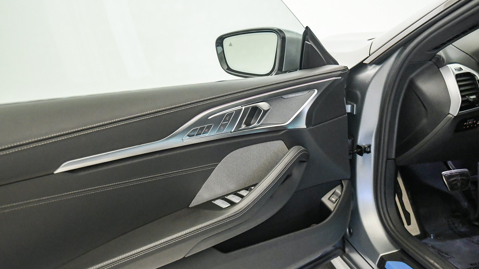 Used 2026 BMW 840i Convertible RWD image 24
