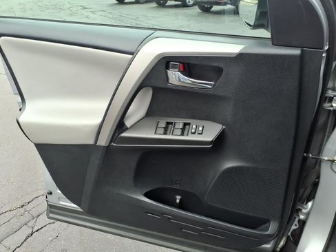 Used 2018 Toyota RAV4 XLE image 12