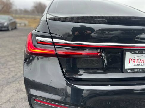 Used 2020 BMW 740i w/ M Sport Package RWD image 11