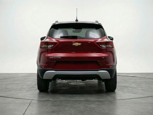 Used 2025 Chevrolet TrailBlazer LT AWD/4WD image 7