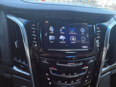 Used 2017 Cadillac Escalade ESV Platinum AWD/4WD image 14