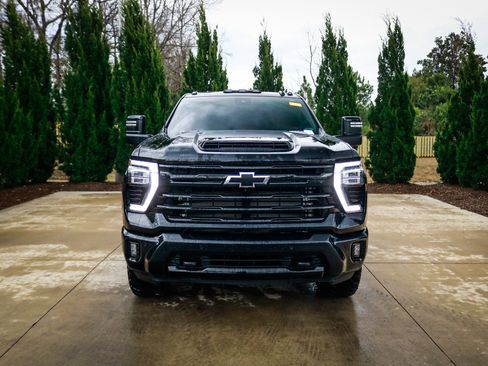 Used 2024 Chevrolet Silverado 2500 LTZ w/ LTZ Plus Package image 3