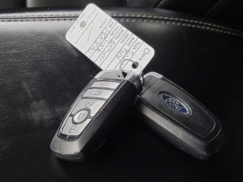 Used 2023 Ford Explorer XLT w/ Equipment Group 202A image 28