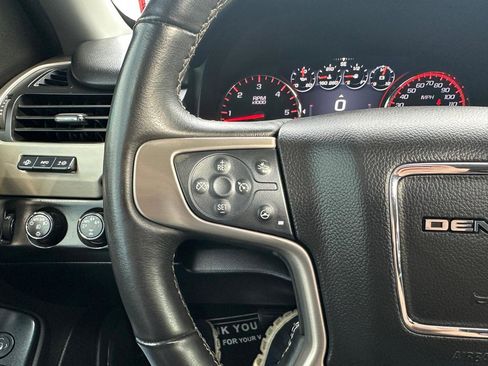 Used 2015 GMC Yukon Denali w/ Touring Package AWD/4WD image 12
