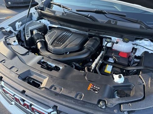 Used 2025 GMC Acadia Elevation image 37