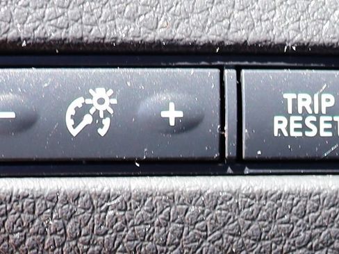 Used 2017 Nissan Rogue S AWD/4WD image 40
