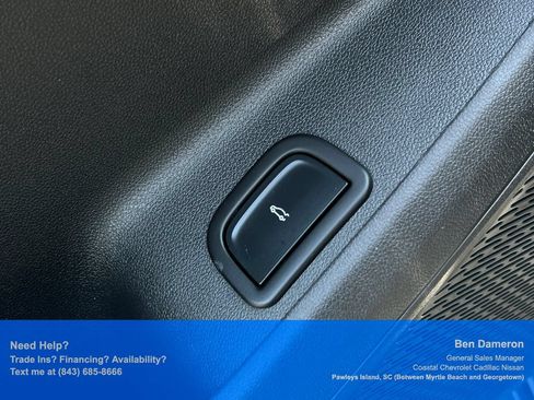 Used 2025 Chevrolet Traverse LT FWD image 8
