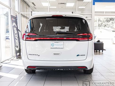 Used 2022 Chrysler Pacifica Touring-L w/ S Appearance Package FWD image 14
