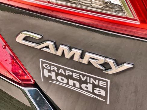 Used 2014 Toyota Camry SE FWD image 8