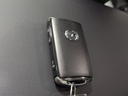 Certified 2025 MAZDA MAZDA3 Hatchback w/Premium Plus Pkg image 36