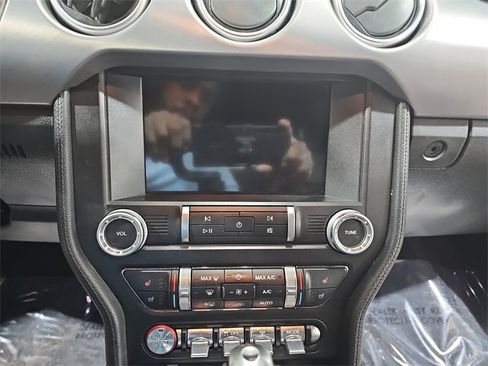 Used 2022 Ford Mustang Premium image 18