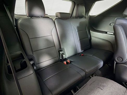 New 2026 Chevrolet Traverse Z71 w/ LPO, Floor Liner Package AWD/4WD image 23