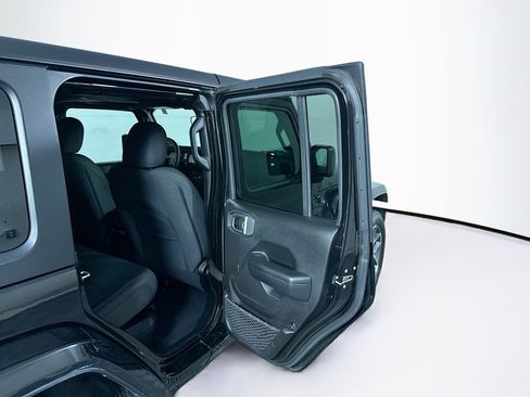 Used 2024 Jeep Wrangler Unlimited AWD/4WD image 27