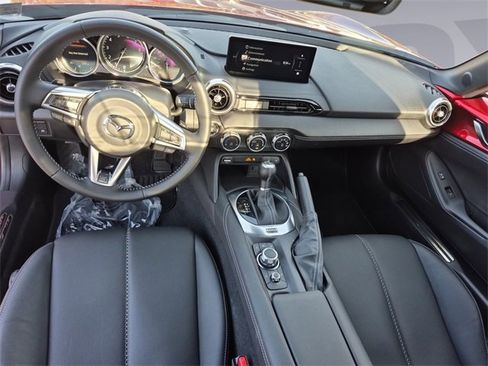 Used 2025 MAZDA MX-5 Miata RF Grand Touring image 12