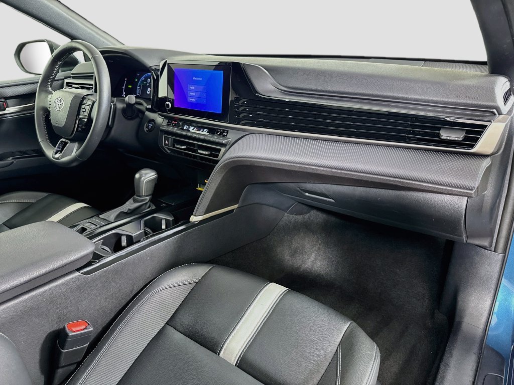 Used 2025 Toyota Camry SE w/ Convenience Package AWD/4WD image 31
