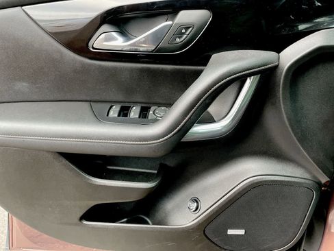 Used 2023 Chevrolet Blazer Premier image 34