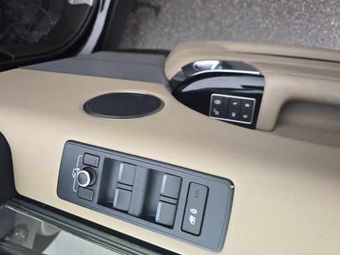 Used 2016 Land Rover Range Rover Sport HSE image 30