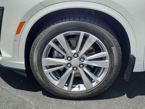 Certified 2024 Cadillac XT6 Premium Luxury w/ Platinum Package FWD image 11