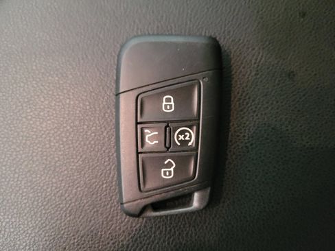 Used 2024 Volkswagen Jetta SE FWD image 32
