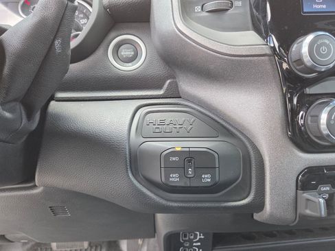 Used 2025 RAM 3500 Tradesman w/ Chrome Appearance Group AWD/4WD image 29