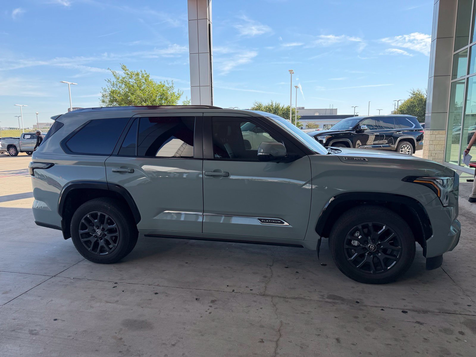 Used 2025 Toyota Sequoia Platinum AWD/4WD image 28