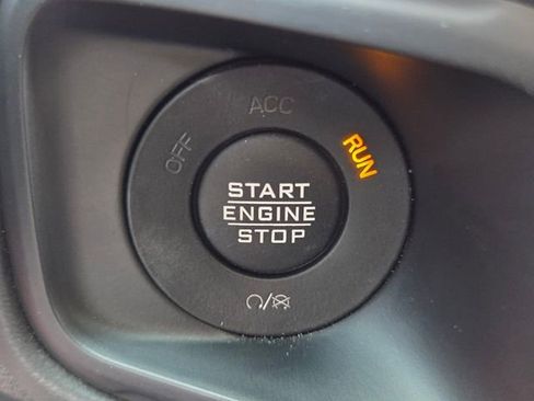 Used 2025 Jeep Wrangler Unlimited Sahara AWD/4WD image 29