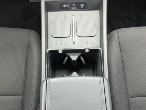 Used 2025 Hyundai Santa Fe SE FWD image 6