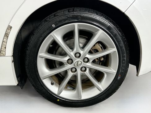 Used 2011 Lexus CT 200h image 11