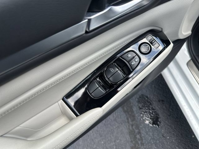 Used 2023 Nissan Altima 2.5 SL AWD/4WD image 16