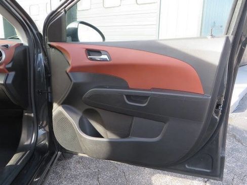 Used 2016 Chevrolet Sonic LT image 31