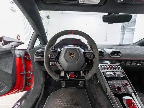 Used 2018 Lamborghini Huracan Performante AWD/4WD image 4