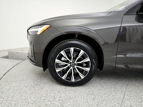 Used 2025 Volvo XC60 B5 Plus AWD/4WD image 29