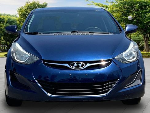 Used 2015 Hyundai Elantra SE FWD image 2