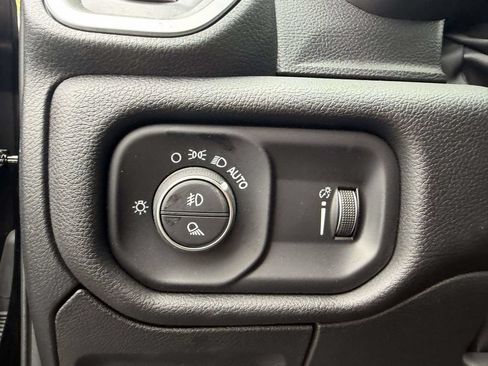 Used 2025 RAM 1500 Big Horn AWD/4WD image 25