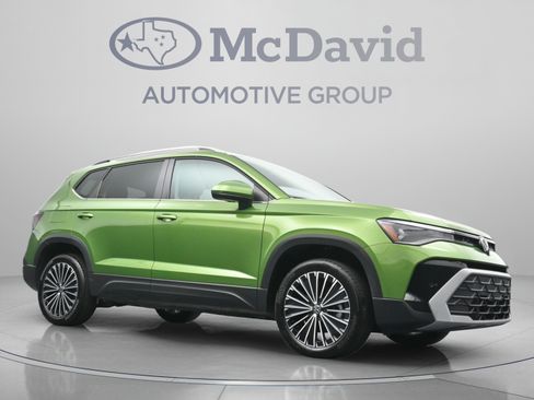 Used 2025 Volkswagen Taos SE FWD image 24