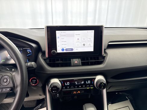 Used 2024 Toyota RAV4 XLE w/ Convenience Package image 11