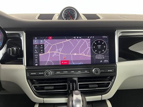Certified 2020 Porsche Macan S AWD/4WD image 33