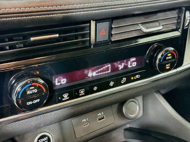 Used 2021 Nissan Rogue SV AWD/4WD image 16