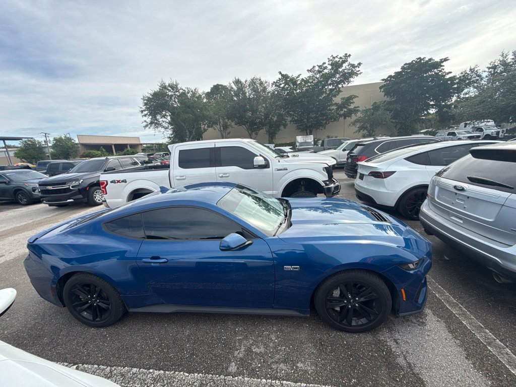 Used 2024 Ford Mustang GT RWD image 2