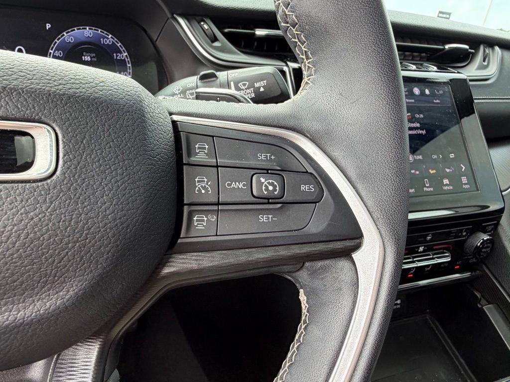 Used 2023 Jeep Grand Cherokee L Laredo AWD/4WD image 27