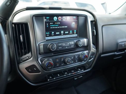 Used 2018 Chevrolet Silverado 1500 LT w/ Texas Edition AWD/4WD image 8