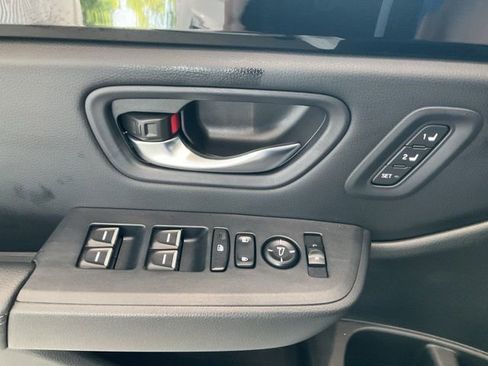 Certified 2025 Honda Pilot EX-L image 6