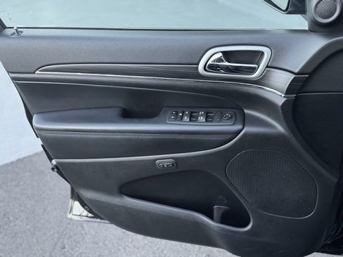 Used 2021 Jeep Grand Cherokee Limited w/ Luxury Group II image 13