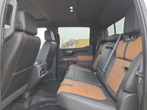 Used 2019 Chevrolet Silverado 1500 High Country w/ Technology Package image 13