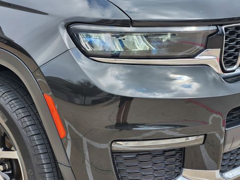 Used 2024 Jeep Grand Cherokee L Limited image 7