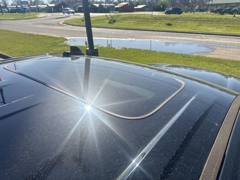 Used 2024 GMC Sierra 1500 AT4 w/ Technology Package image 9